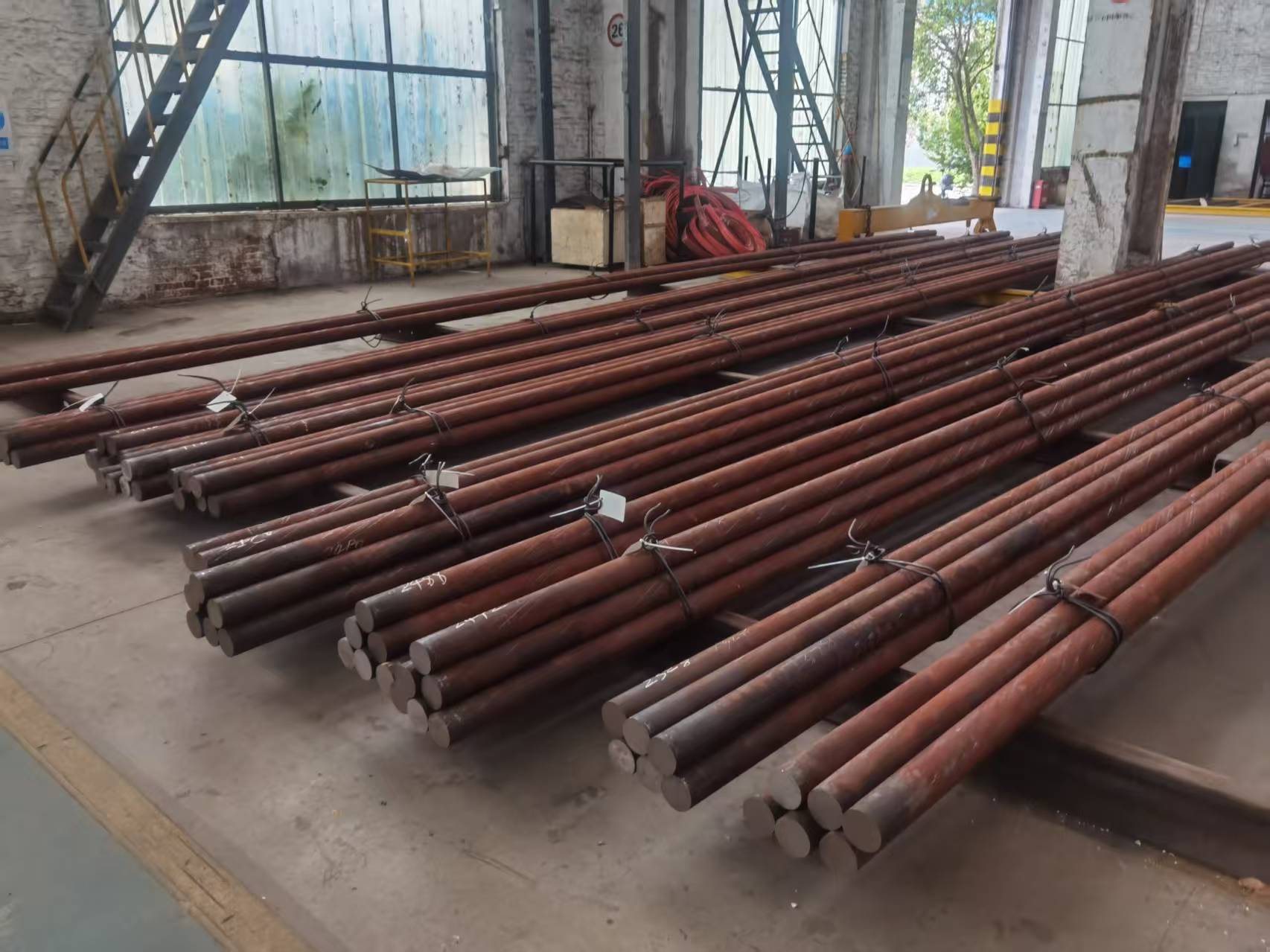 40Cr / 41Cr4 / SCr440 alloy steel round bar.