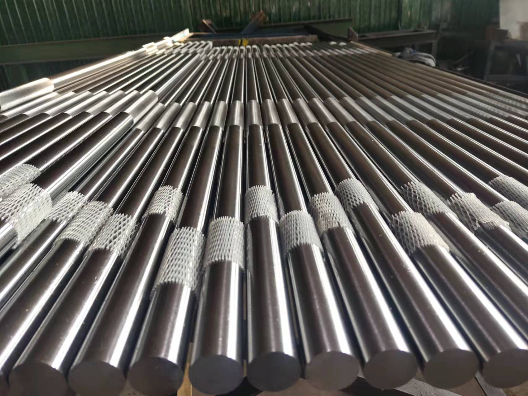 Round bars for wind, marine, and heavy machinery components.