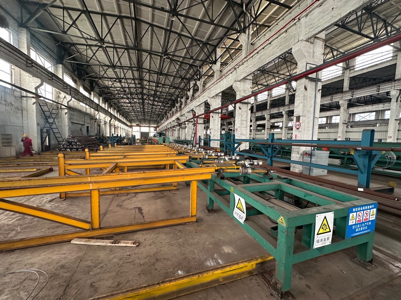 Long-bar transfer racks connected to the JOTAIN heat-treatment line